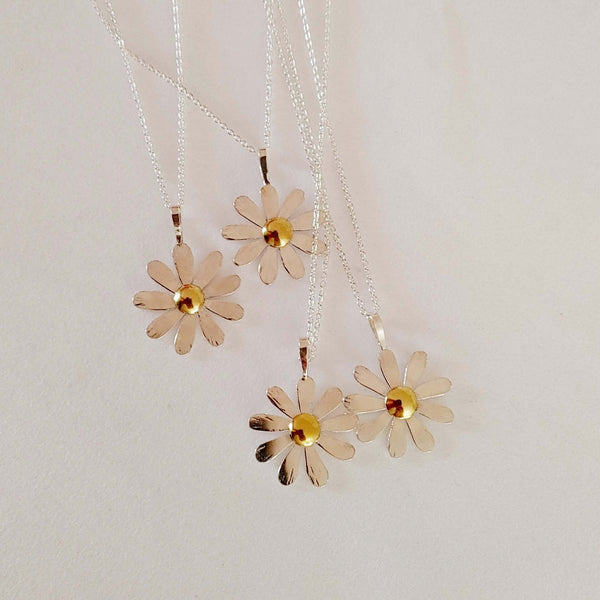 Daisy Necklace Smitted Studio