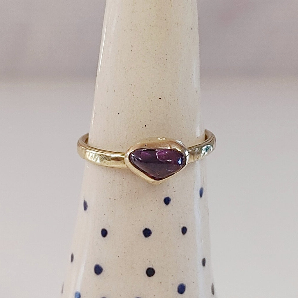 Stacking rings with small organic stones