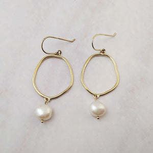 Indianna Pearl Earrings Smitted Studio